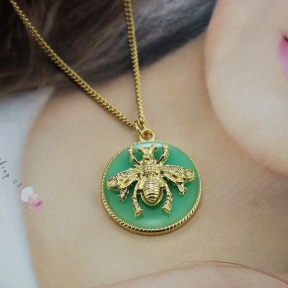 Jewelry - NEW Brand Bee Round Drop Glaze Green Necklace